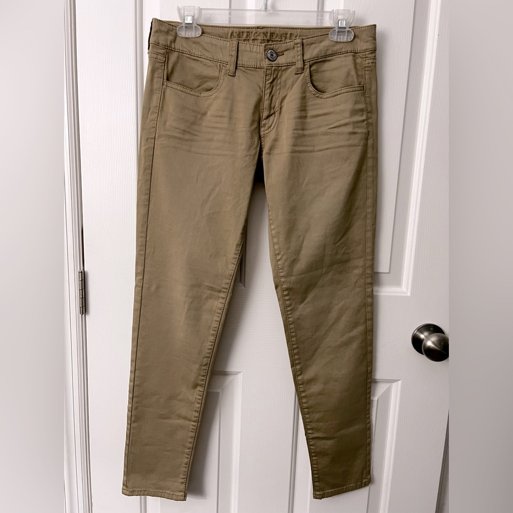 American Eagle Jegging 6 Short EUC Stretch Tan Preppy